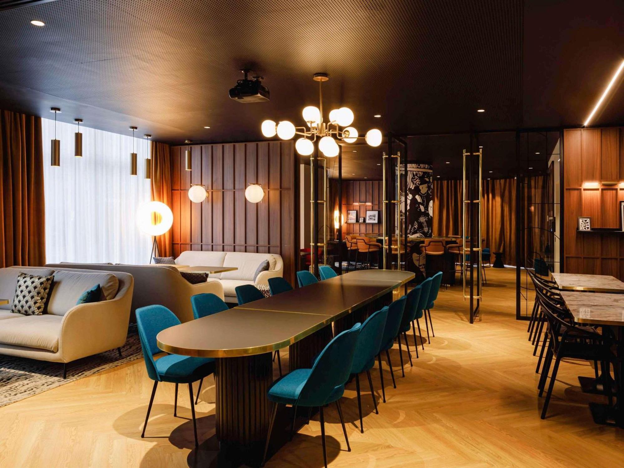 萨克斯-拉斐特Mercure Centre酒店
