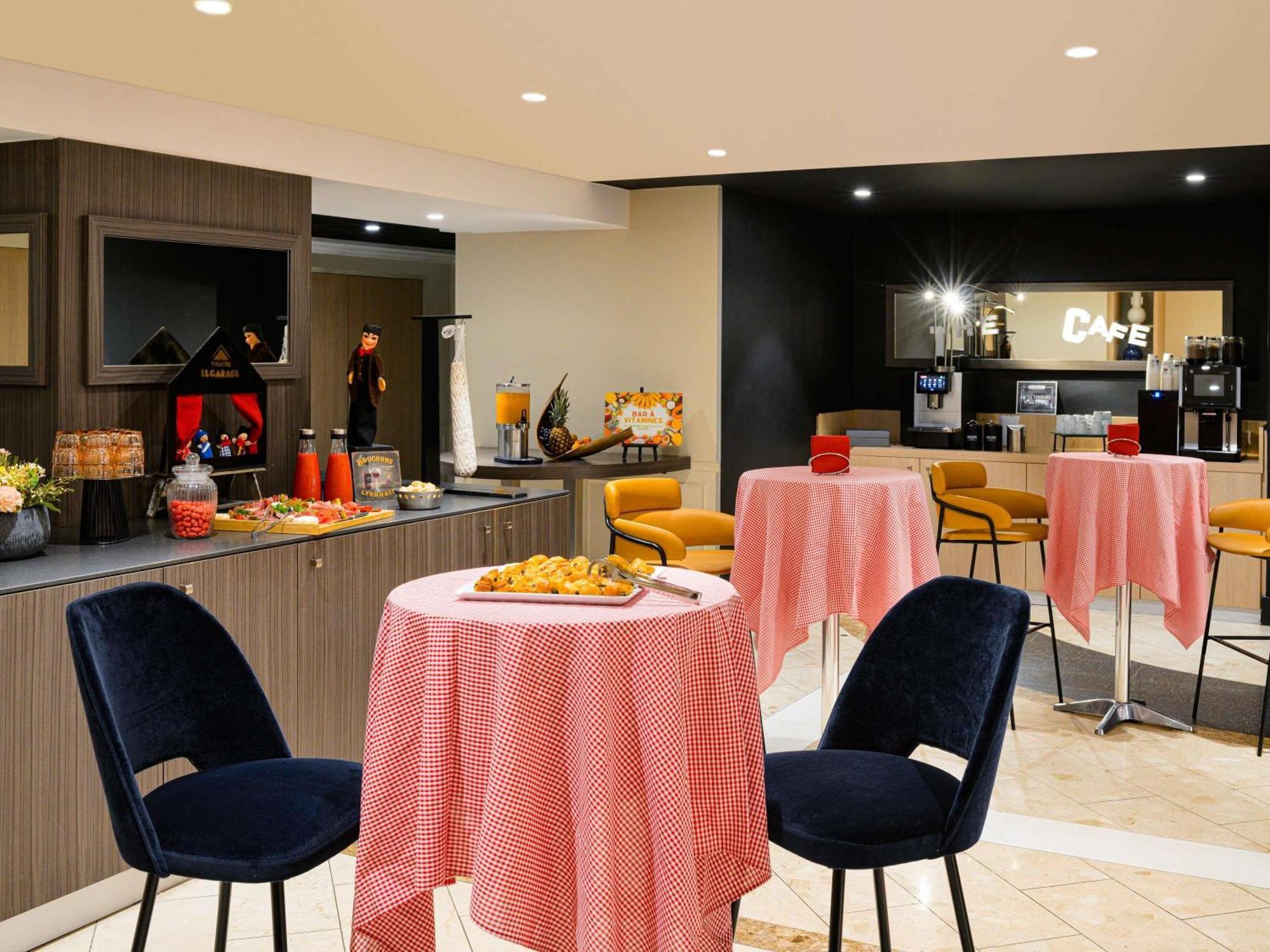 萨克斯·拉斐特Mercure中心4*