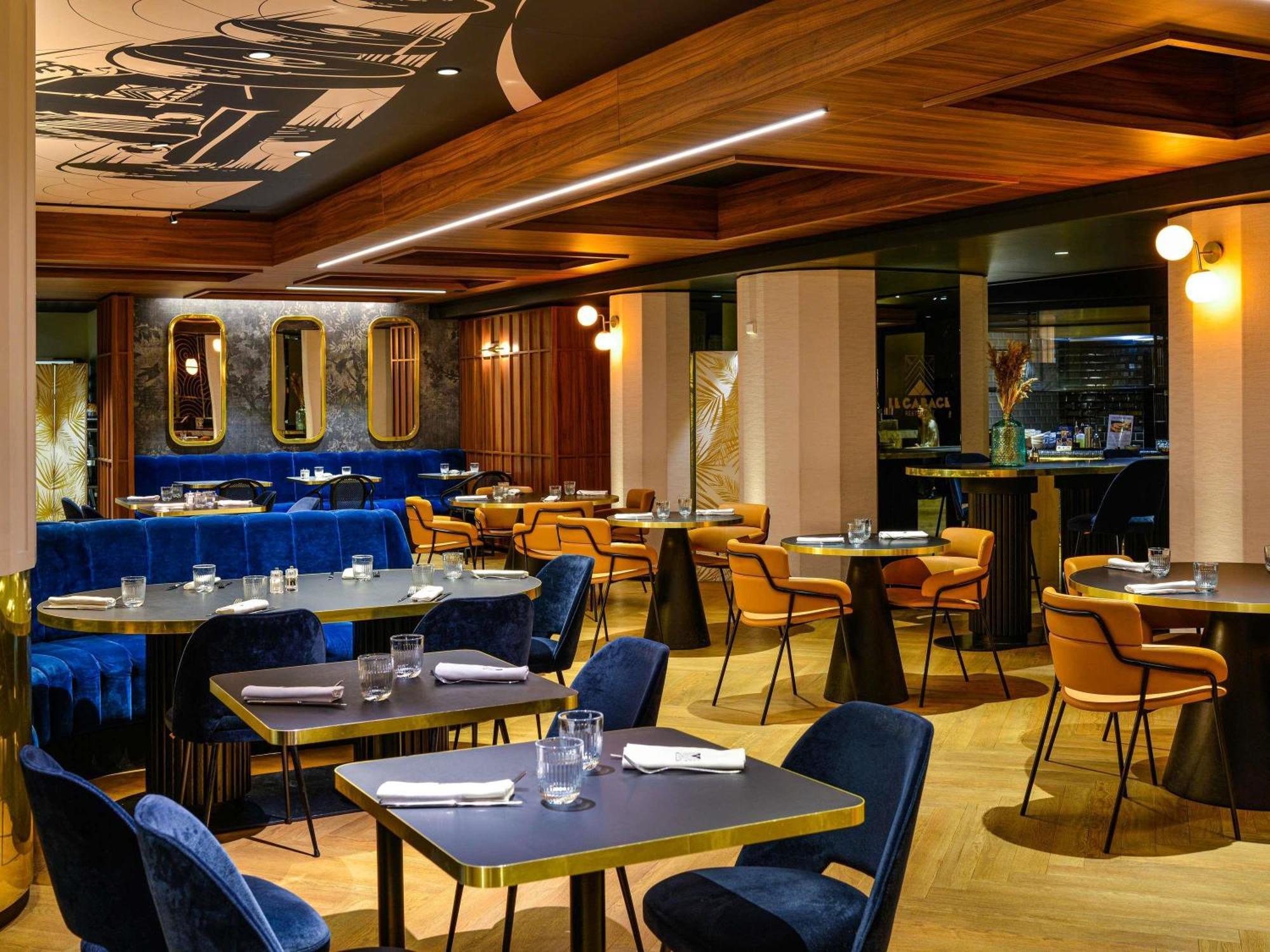 萨克斯·拉斐特Mercure Centre酒店